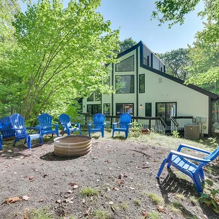 Pet-Friendly Harbor Springs Home Near Ski Resorts!